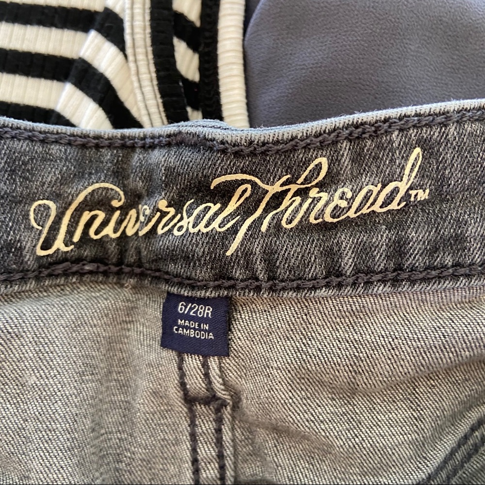 Universal Thread Skinny Jeans - Picture 5 of 8
